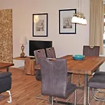 2 Bedroom Cozy In *