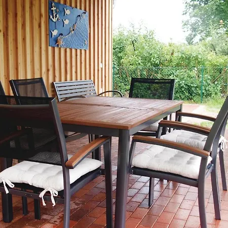 Semesterbostad 2 Bedroom Cozy In *